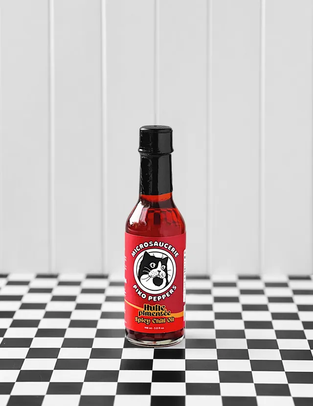piko-peppers-spicy-chili-oil-huile-infus-e-piment-ail image 1