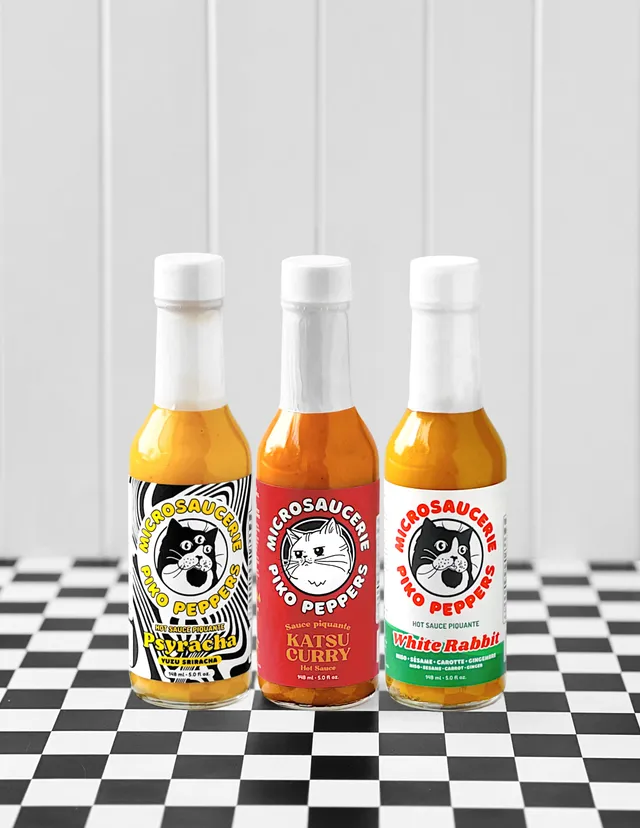 piko-peppers-trio-psyracha-katsu-curry-white-rabbit-coffret-3-sauces-piquantes image 1