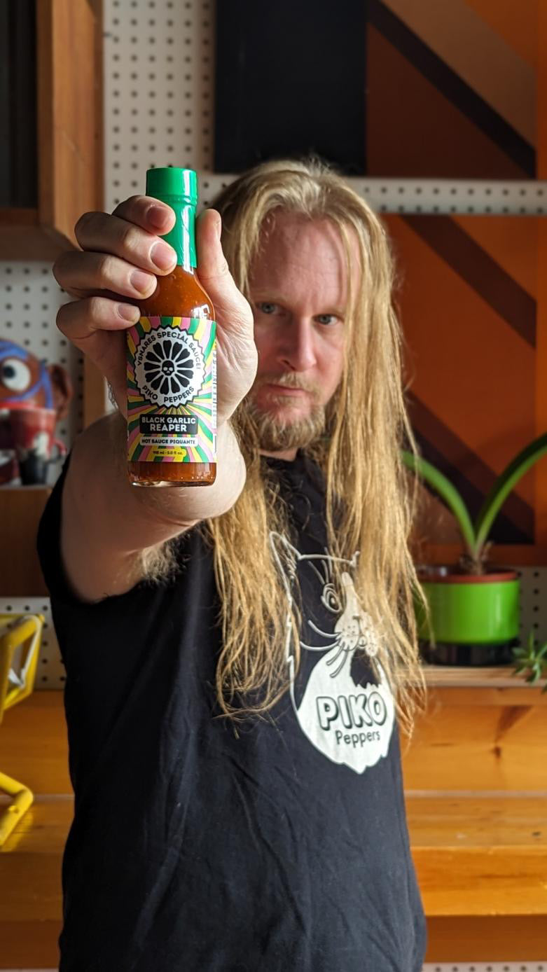 piko-peppers-sauce-sp-ciale-vsnares-sauce-piquante-ail-noir-reaper image 2